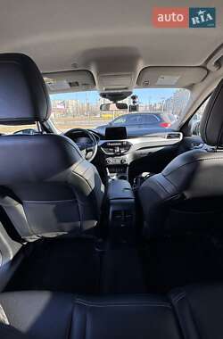 Внедорожник / Кроссовер Ford Escape 2020 в 