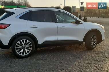 Внедорожник / Кроссовер Ford Escape 2020 в 