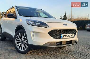 Внедорожник / Кроссовер Ford Escape 2020 в 