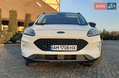 Внедорожник / Кроссовер Ford Escape 2020 в 
