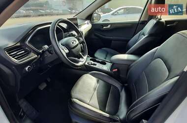 Внедорожник / Кроссовер Ford Escape 2020 в 