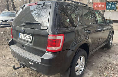 Внедорожник / Кроссовер Ford Escape 2010 в 