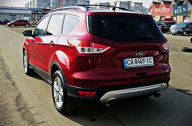 Внедорожник / Кроссовер Ford Escape 2016 в 