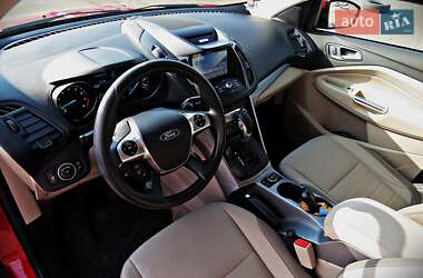 Внедорожник / Кроссовер Ford Escape 2016 в 