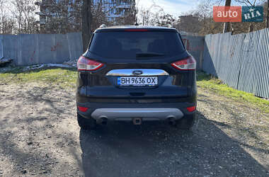 Позашляховик / Кросовер Ford Escape 2015 в 