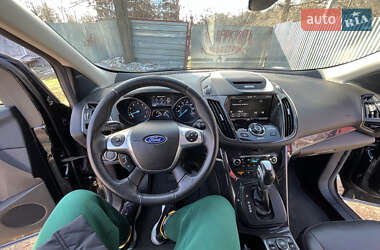Позашляховик / Кросовер Ford Escape 2015 в 