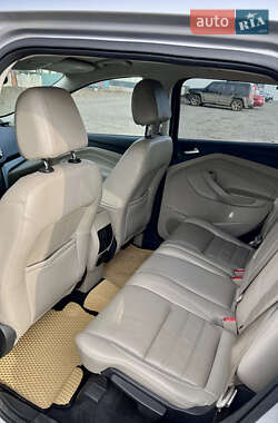 Внедорожник / Кроссовер Ford Escape 2016 в 