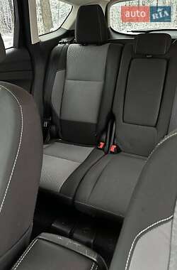 Внедорожник / Кроссовер Ford Escape 2016 в 