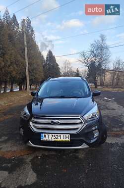 Внедорожник / Кроссовер Ford Escape 2017 в 