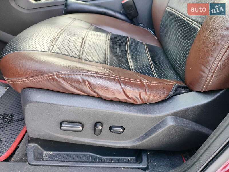 Внедорожник / Кроссовер Ford Escape 2017 в Чернигове
