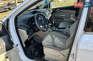 Внедорожник / Кроссовер Ford Escape 2012 в 