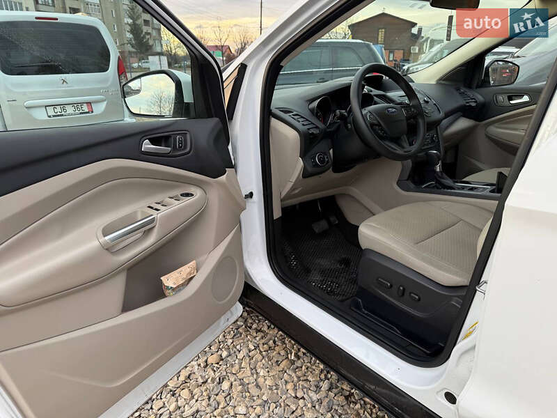 Внедорожник / Кроссовер Ford Escape 2016 в Коломые