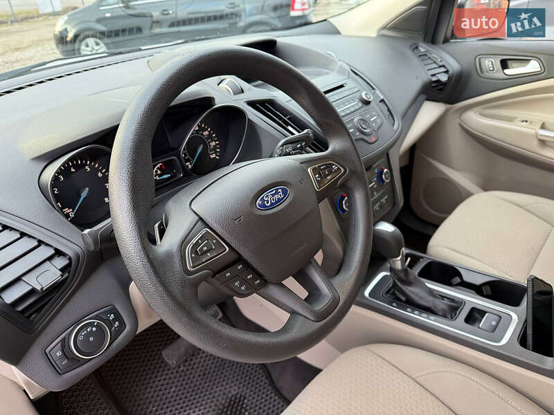 Внедорожник / Кроссовер Ford Escape 2016 в Коломые