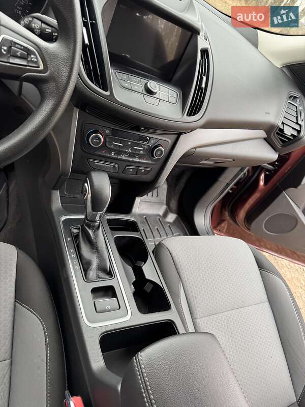 Внедорожник / Кроссовер Ford Escape 2017 в Тернополе