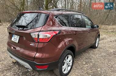 Позашляховик / Кросовер Ford Escape 2017 в 