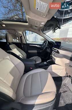 Внедорожник / Кроссовер Ford Escape 2019 в Киеве