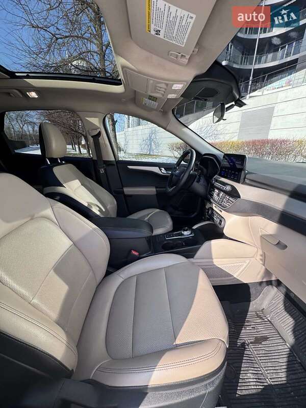 Внедорожник / Кроссовер Ford Escape 2019 в Киеве