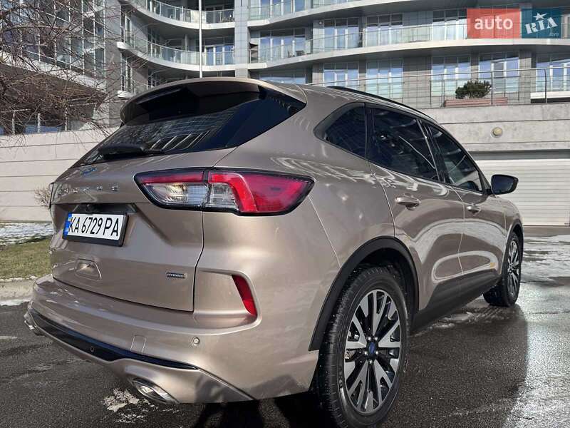 Внедорожник / Кроссовер Ford Escape 2019 в Киеве