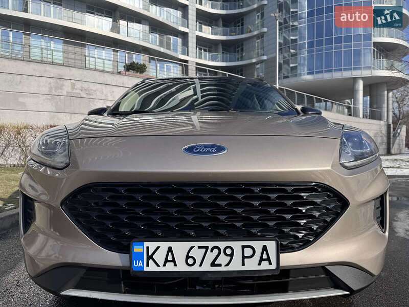Внедорожник / Кроссовер Ford Escape 2019 в Киеве