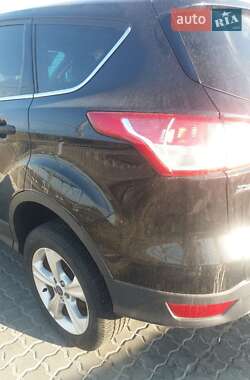 Внедорожник / Кроссовер Ford Escape 2013 в 