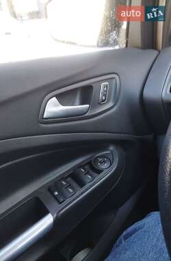 Внедорожник / Кроссовер Ford Escape 2013 в 
