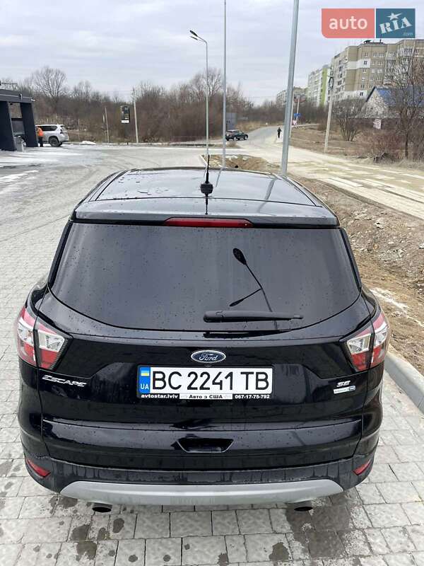 Внедорожник / Кроссовер Ford Escape 2017 в Львове