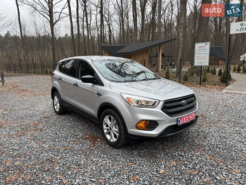 Внедорожник / Кроссовер Ford Escape 2019 в Дубно