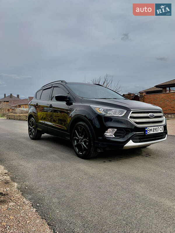 Внедорожник / Кроссовер Ford Escape 2016 в Сумах