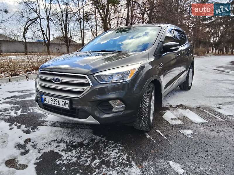 Позашляховик / Кросовер Ford Escape 2017 в 