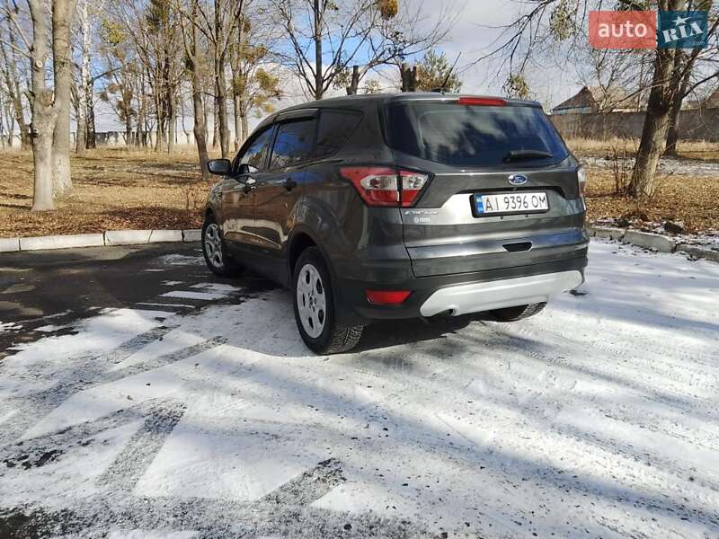 Внедорожник / Кроссовер Ford Escape 2017 в Мироновке