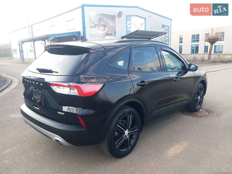 Внедорожник / Кроссовер Ford Escape 2020 в Киеве