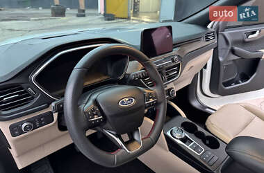 Внедорожник / Кроссовер Ford Escape 2020 в 