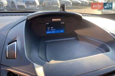 Внедорожник / Кроссовер Ford Escape 2016 в 