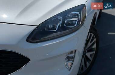 Позашляховик / Кросовер Ford Escape 2020 в 