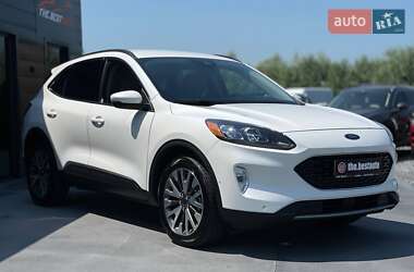 Позашляховик / Кросовер Ford Escape 2020 в 