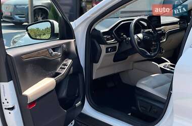 Позашляховик / Кросовер Ford Escape 2020 в 