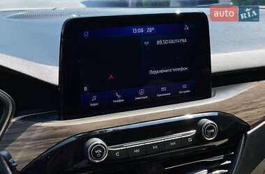 Позашляховик / Кросовер Ford Escape 2020 в 