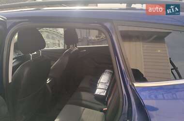 Позашляховик / Кросовер Ford Escape 2014 в 