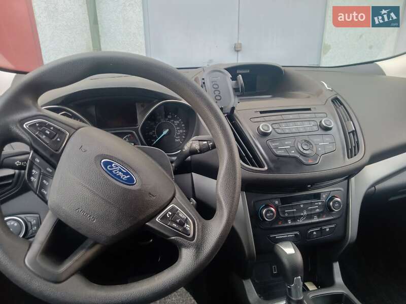 Внедорожник / Кроссовер Ford Escape 2017 в Ивано-Франковске