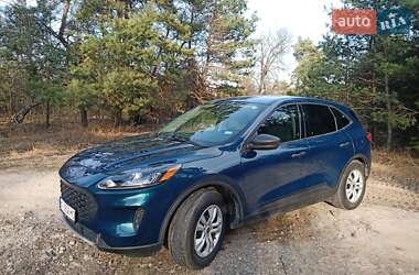 Внедорожник / Кроссовер Ford Escape 2020 в 