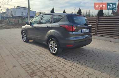 Внедорожник / Кроссовер Ford Escape 2016 в 