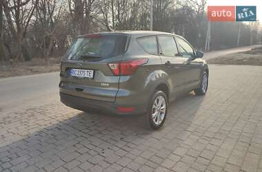 Внедорожник / Кроссовер Ford Escape 2016 в 