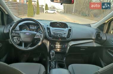Внедорожник / Кроссовер Ford Escape 2016 в 