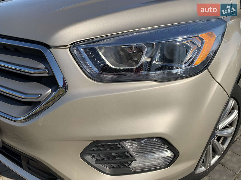 Внедорожник / Кроссовер Ford Escape 2016 в Ивано-Франковске