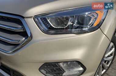 Внедорожник / Кроссовер Ford Escape 2016 в 