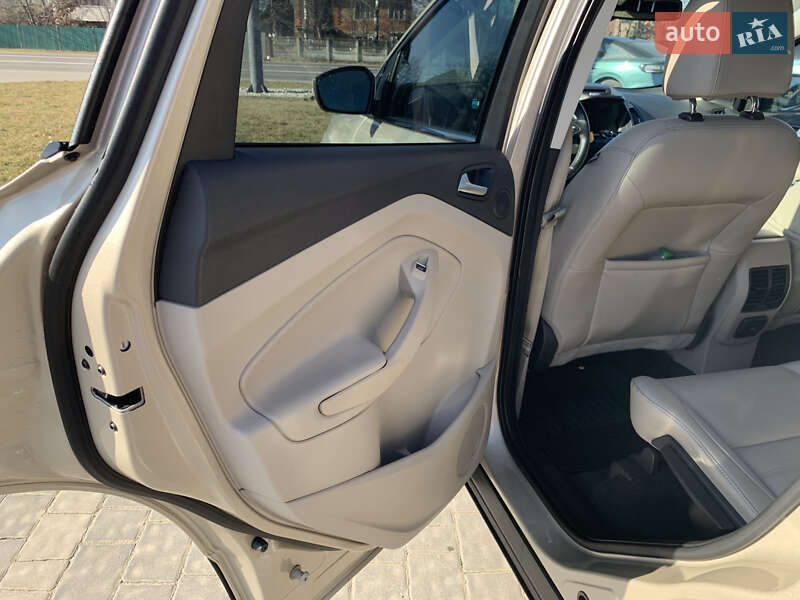 Внедорожник / Кроссовер Ford Escape 2016 в Ивано-Франковске