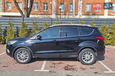 Внедорожник / Кроссовер Ford Escape 2019 в 