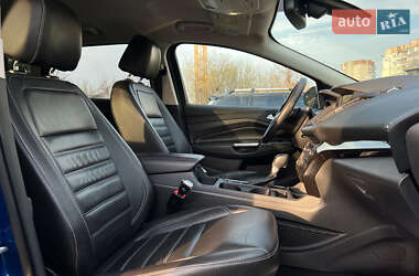 Внедорожник / Кроссовер Ford Escape 2017 в 