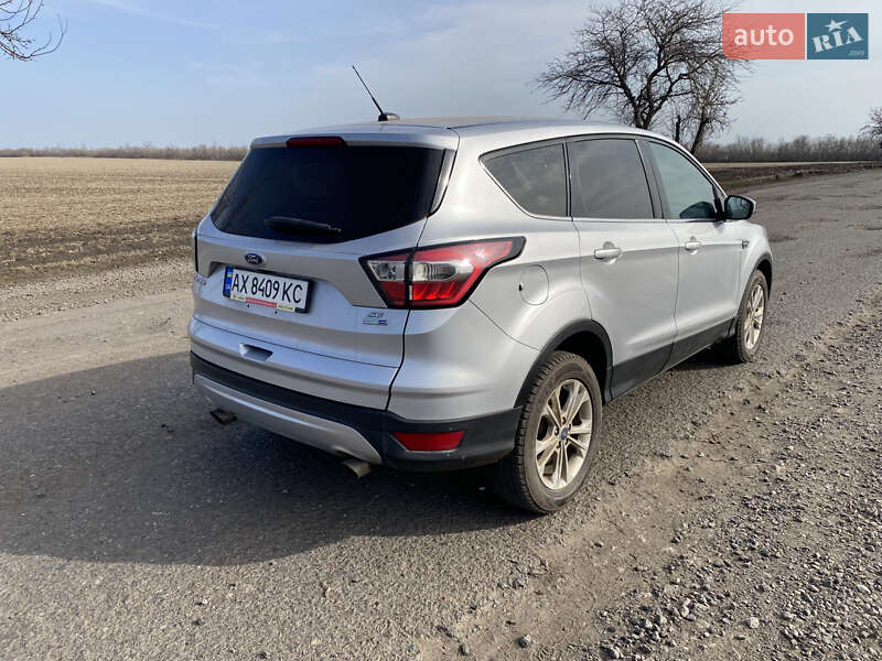 Позашляховик / Кросовер Ford Escape 2017 в Межовій