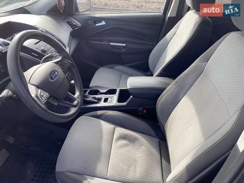 Позашляховик / Кросовер Ford Escape 2017 в Межовій